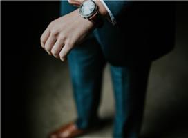 مجموعه‌های شلوار خود را با رنگ‌های همیشگی زیبا کنید